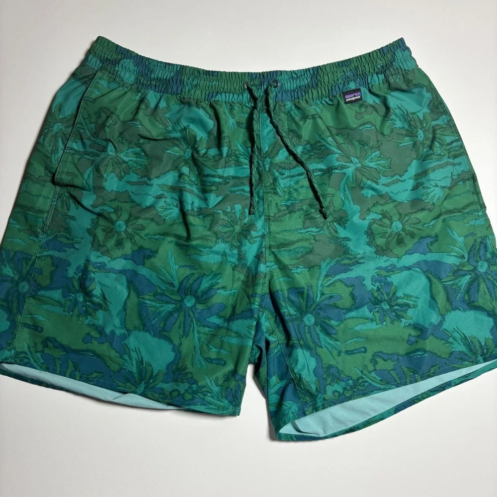 Patagonia hydro Volly Board Shorts Mens XL Green AOP Floral Tropical Beach